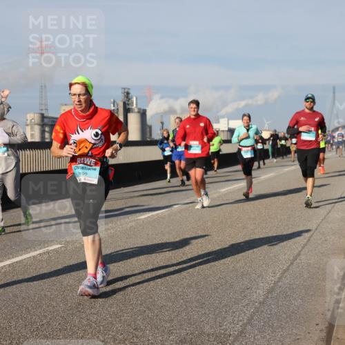 03.10.2025 - Köhlbrandbrückenlauf Lena Gebhardt http://msf.ph/oto/9138533 03.10.2025 09:56:15 Position 2 3699 meine-sportfotos.de