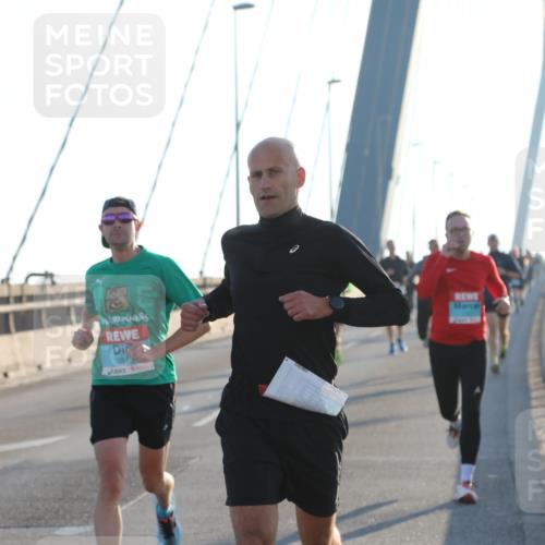 03.10.2025 - Köhlbrandbrückenlauf Yannick Fuchs http://msf.ph/oto/9138558 03.10.2025 08:22:52 Position 2 2815 meine-sportfotos.de