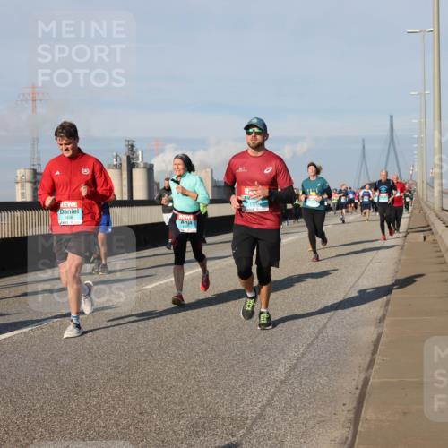 03.10.2025 - Köhlbrandbrückenlauf Lena Gebhardt http://msf.ph/oto/9138563 03.10.2025 09:56:17 Position 2 1770, 1456, 1337 meine-sportfotos.de