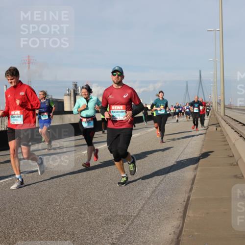 03.10.2025 - Köhlbrandbrückenlauf Lena Gebhardt http://msf.ph/oto/9138568 03.10.2025 09:56:17 Position 2 619, 1, 1770 meine-sportfotos.de