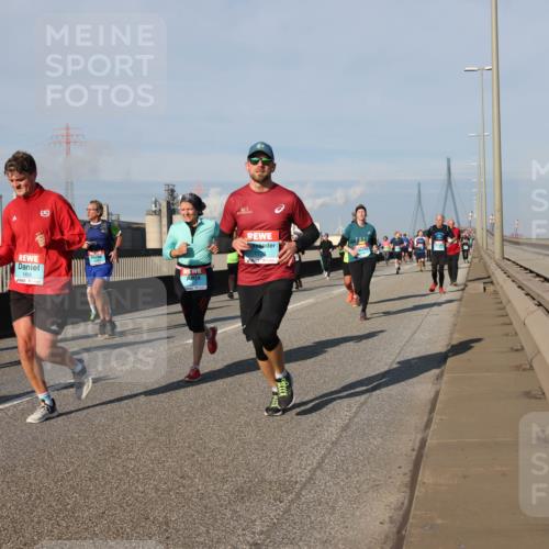 03.10.2025 - Köhlbrandbrückenlauf Lena Gebhardt http://msf.ph/oto/9138572 03.10.2025 09:56:17 Position 2 1456 meine-sportfotos.de