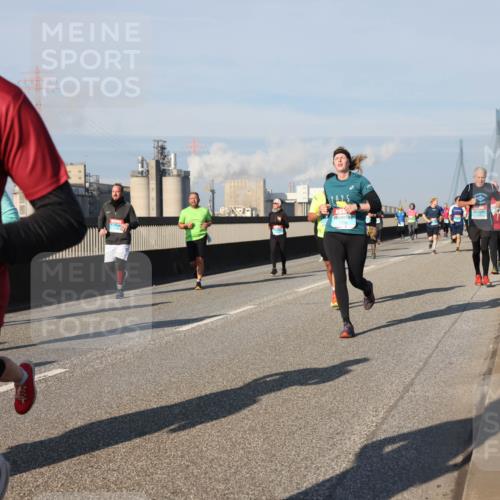 03.10.2025 - Köhlbrandbrückenlauf Lena Gebhardt http://msf.ph/oto/9138593 03.10.2025 09:56:18 Position 2 1770 meine-sportfotos.de