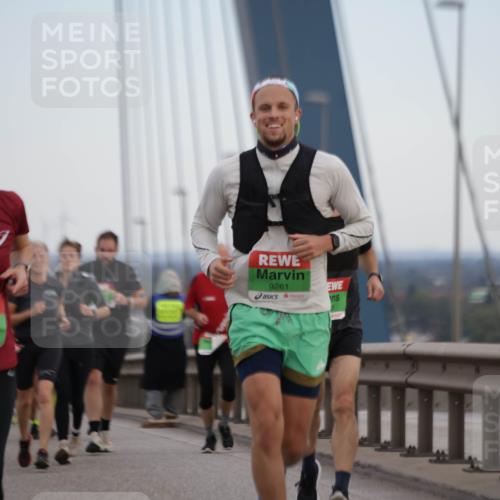 03.10.2025 - Köhlbrandbrückenlauf Jannik Wohlers http://msf.ph/oto/9138594 03.10.2025 15:28:28 Position 1 7765, 9261 meine-sportfotos.de