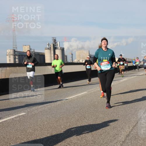 03.10.2025 - Köhlbrandbrückenlauf Lena Gebhardt http://msf.ph/oto/9138598 03.10.2025 09:56:19 Position 2 2025, 1735 meine-sportfotos.de