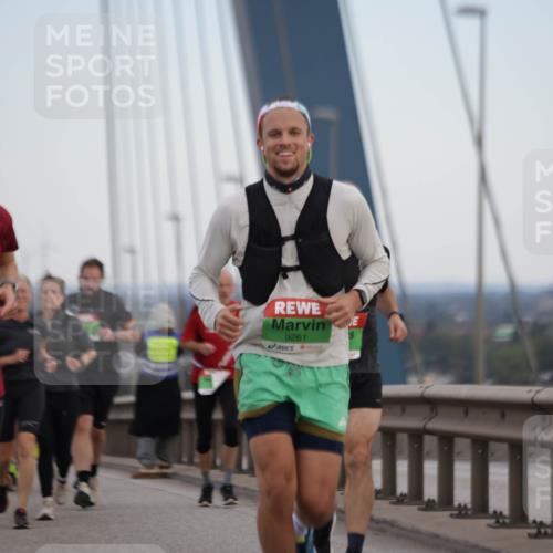 03.10.2025 - Köhlbrandbrückenlauf Jannik Wohlers http://msf.ph/oto/9138600 03.10.2025 15:28:28 Position 1 7765, 9261 meine-sportfotos.de