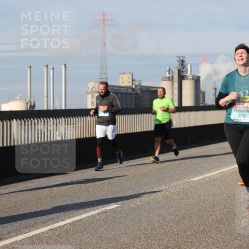 03.10.2025 - Köhlbrandbrückenlauf Lena Gebhardt http://msf.ph/oto/9138601 03.10.2025 09:56:19 Position 2 025, 1735 meine-sportfotos.de