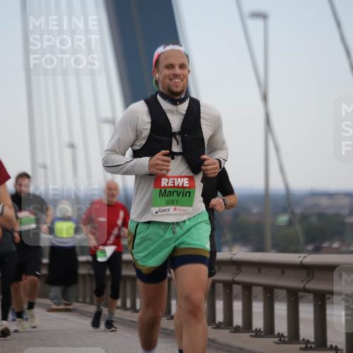 03.10.2025 - Köhlbrandbrückenlauf Jannik Wohlers http://msf.ph/oto/9138611 03.10.2025 15:28:29 Position 1 7769, 9261 meine-sportfotos.de