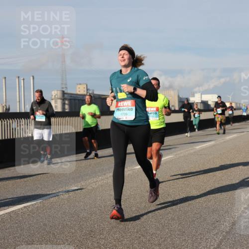 03.10.2025 - Köhlbrandbrückenlauf Lena Gebhardt http://msf.ph/oto/9138612 03.10.2025 09:56:20 Position 2 1735, 2110 meine-sportfotos.de