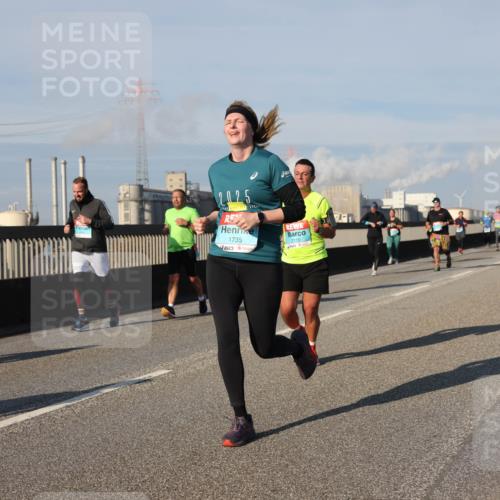 03.10.2025 - Köhlbrandbrückenlauf Lena Gebhardt http://msf.ph/oto/9138620 03.10.2025 09:56:20 Position 2 202, 5, 1735, 2110 meine-sportfotos.de
