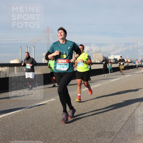 03.10.2025 - Köhlbrandbrückenlauf Lena Gebhardt http://msf.ph/oto/9138624 03.10.2025 09:56:20 Position 2 25, 1735 meine-sportfotos.de