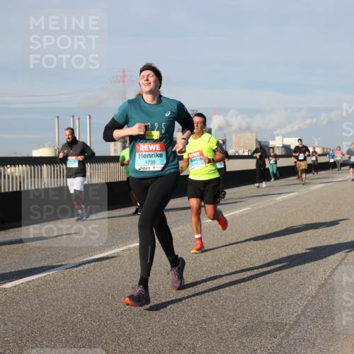 03.10.2025 - Köhlbrandbrückenlauf Lena Gebhardt http://msf.ph/oto/9138627 03.10.2025 09:56:20 Position 2 25, 1735, 2110 meine-sportfotos.de