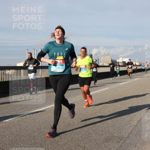 03.10.2025 - Köhlbrandbrückenlauf Lena Gebhardt http://msf.ph/oto/9138634 03.10.2025 09:56:20 Position 2 2025, 1735, 2110 meine-sportfotos.de