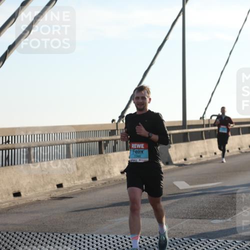 03.10.2025 - Köhlbrandbrückenlauf Yannick Fuchs http://msf.ph/oto/9138643 03.10.2025 08:23:01 Position 2 1068, 3338 meine-sportfotos.de
