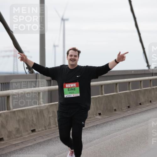03.10.2025 - Köhlbrandbrückenlauf Jannik Wohlers http://msf.ph/oto/9138656 03.10.2025 16:08:56 Position 1 9523 meine-sportfotos.de