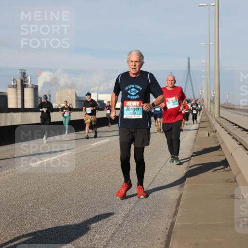 03.10.2025 - Köhlbrandbrückenlauf Lena Gebhardt http://msf.ph/oto/9138661 03.10.2025 09:56:22 Position 2 2699 meine-sportfotos.de