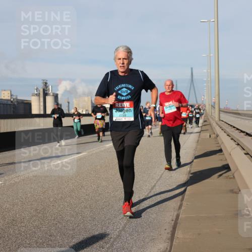 03.10.2025 - Köhlbrandbrückenlauf Lena Gebhardt http://msf.ph/oto/9138677 03.10.2025 09:56:22 Position 2 2699 meine-sportfotos.de