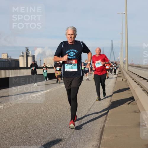 03.10.2025 - Köhlbrandbrückenlauf Lena Gebhardt http://msf.ph/oto/9138679 03.10.2025 09:56:22 Position 2 2699 meine-sportfotos.de