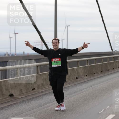 03.10.2025 - Köhlbrandbrückenlauf Jannik Wohlers http://msf.ph/oto/9138697 03.10.2025 16:08:56 Position 1 9523 meine-sportfotos.de