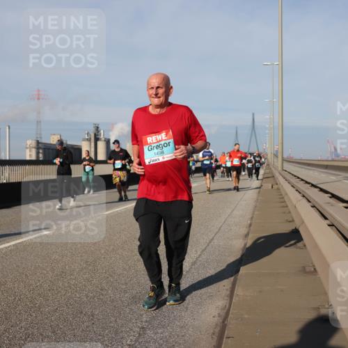 03.10.2025 - Köhlbrandbrückenlauf Lena Gebhardt http://msf.ph/oto/9138708 03.10.2025 09:56:24 Position 2 1498 meine-sportfotos.de