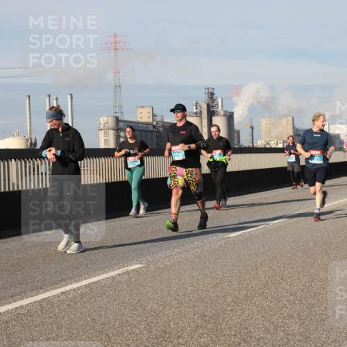 03.10.2025 - Köhlbrandbrückenlauf Lena Gebhardt http://msf.ph/oto/9138719 03.10.2025 09:56:25 Position 2  meine-sportfotos.de