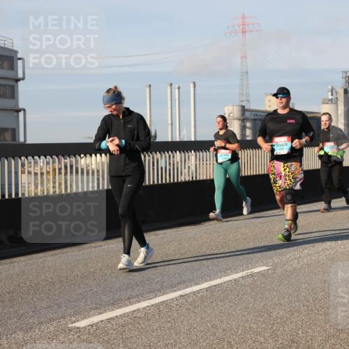 03.10.2025 - Köhlbrandbrückenlauf Lena Gebhardt http://msf.ph/oto/9138729 03.10.2025 09:56:26 Position 2  meine-sportfotos.de