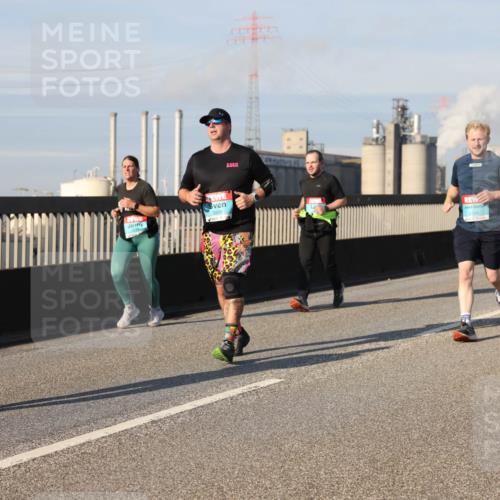 03.10.2025 - Köhlbrandbrückenlauf Lena Gebhardt http://msf.ph/oto/9138735 03.10.2025 09:56:26 Position 2 3268, 2144 meine-sportfotos.de