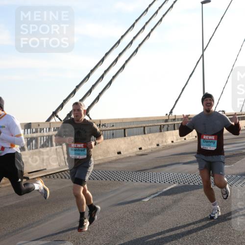 03.10.2025 - Köhlbrandbrückenlauf Yannick Fuchs http://msf.ph/oto/9138743 03.10.2025 08:23:09 Position 2 1142, 1237, 1258 meine-sportfotos.de