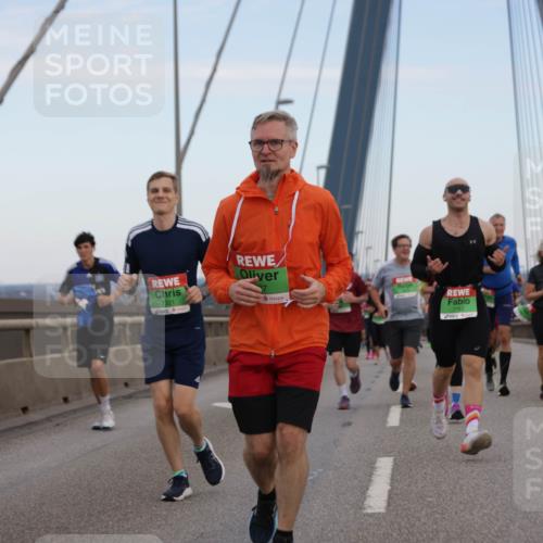 03.10.2025 - Köhlbrandbrückenlauf Jannik Wohlers http://msf.ph/oto/9138744 03.10.2025 15:28:32 Position 1 7321, 7753 meine-sportfotos.de