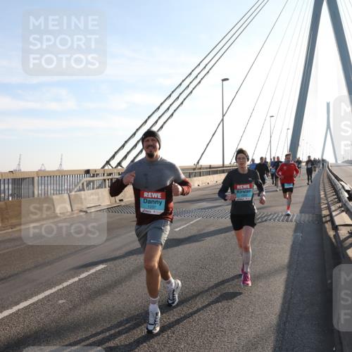 03.10.2025 - Köhlbrandbrückenlauf Yannick Fuchs http://msf.ph/oto/9138761 03.10.2025 08:23:09 Position 2 1142, 1237 meine-sportfotos.de
