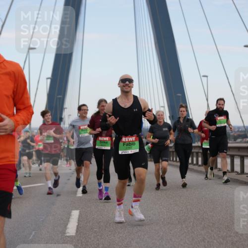 03.10.2025 - Köhlbrandbrückenlauf Jannik Wohlers http://msf.ph/oto/9138764 03.10.2025 15:28:33 Position 1 7321, 37, 7753 meine-sportfotos.de