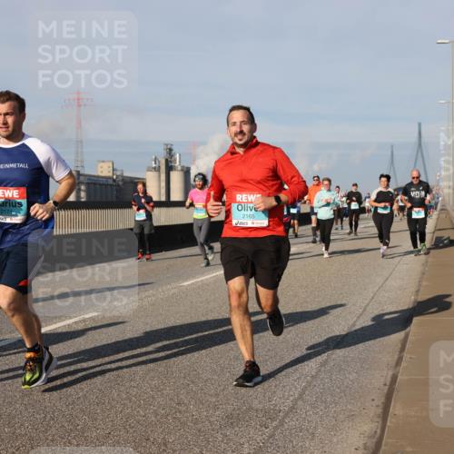 03.10.2025 - Köhlbrandbrückenlauf Lena Gebhardt http://msf.ph/oto/9138776 03.10.2025 09:56:29 Position 2 2171, 2165, 39 meine-sportfotos.de