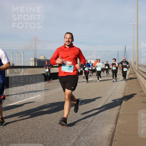 03.10.2025 - Köhlbrandbrückenlauf Lena Gebhardt http://msf.ph/oto/9138781 03.10.2025 09:56:29 Position 2 2171, 2165 meine-sportfotos.de
