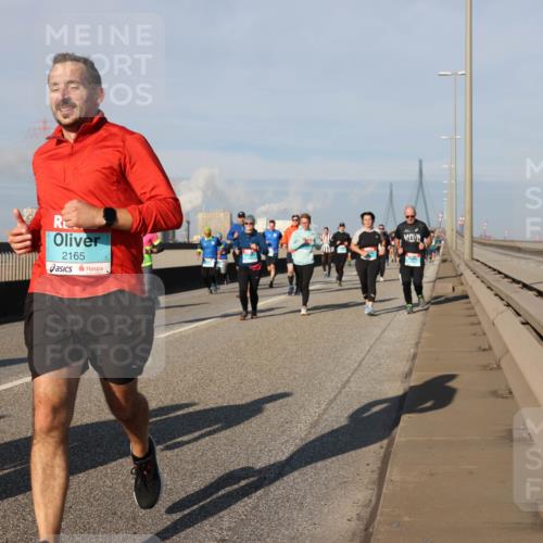 03.10.2025 - Köhlbrandbrückenlauf Lena Gebhardt http://msf.ph/oto/9138787 03.10.2025 09:56:29 Position 2 2165 meine-sportfotos.de