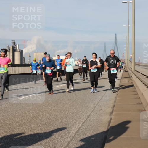 03.10.2025 - Köhlbrandbrückenlauf Lena Gebhardt http://msf.ph/oto/9138789 03.10.2025 09:56:30 Position 2  meine-sportfotos.de