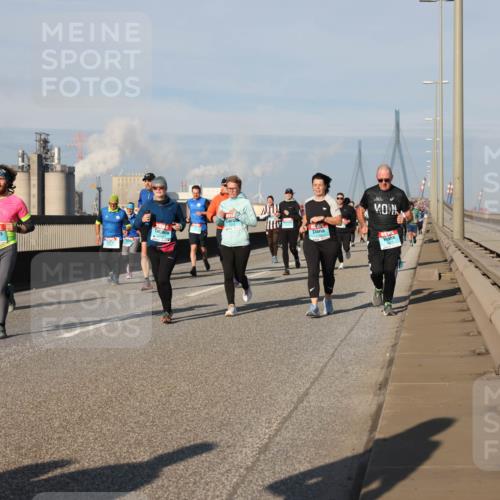 03.10.2025 - Köhlbrandbrückenlauf Lena Gebhardt http://msf.ph/oto/9138791 03.10.2025 09:56:30 Position 2 2209 meine-sportfotos.de