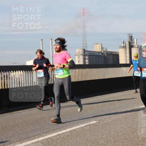 03.10.2025 - Köhlbrandbrückenlauf Lena Gebhardt http://msf.ph/oto/9138801 03.10.2025 09:56:31 Position 2 2209, 2079 meine-sportfotos.de