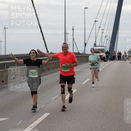 03.10.2025 - Köhlbrandbrückenlauf Jannik Wohlers http://msf.ph/oto/9138812 03.10.2025 16:09:02 Position 1 8284 meine-sportfotos.de