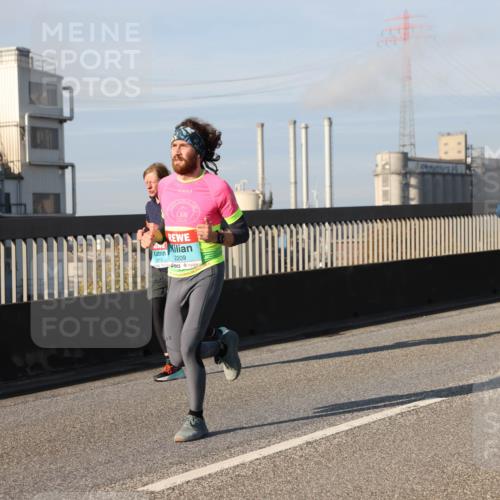03.10.2025 - Köhlbrandbrückenlauf Lena Gebhardt http://msf.ph/oto/9138815 03.10.2025 09:56:31 Position 2 2813, 2209, 2079 meine-sportfotos.de