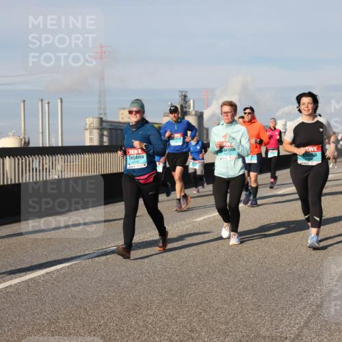 03.10.2025 - Köhlbrandbrückenlauf Lena Gebhardt http://msf.ph/oto/9138821 03.10.2025 09:56:31 Position 2 2079, 1745, 27 meine-sportfotos.de