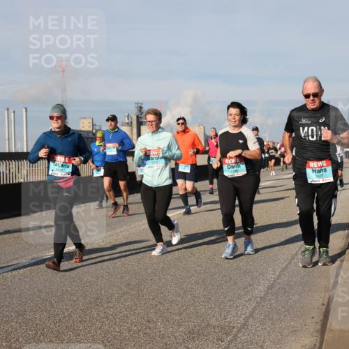 03.10.2025 - Köhlbrandbrückenlauf Lena Gebhardt http://msf.ph/oto/9138830 03.10.2025 09:56:32 Position 2 2079, 1745, 1796, 3327 meine-sportfotos.de