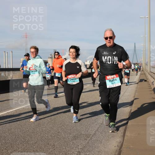 03.10.2025 - Köhlbrandbrückenlauf Lena Gebhardt http://msf.ph/oto/9138839 03.10.2025 09:56:32 Position 2 2079, 1745, 1796, 3327 meine-sportfotos.de