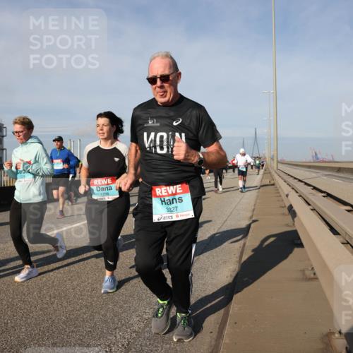 03.10.2025 - Köhlbrandbrückenlauf Lena Gebhardt http://msf.ph/oto/9138849 03.10.2025 09:56:33 Position 2 1745, 1796, 3327 meine-sportfotos.de