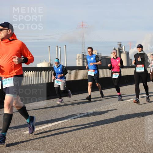 03.10.2025 - Köhlbrandbrückenlauf Lena Gebhardt http://msf.ph/oto/9138863 03.10.2025 09:56:34 Position 2 2, 56, 2007, 2954 meine-sportfotos.de