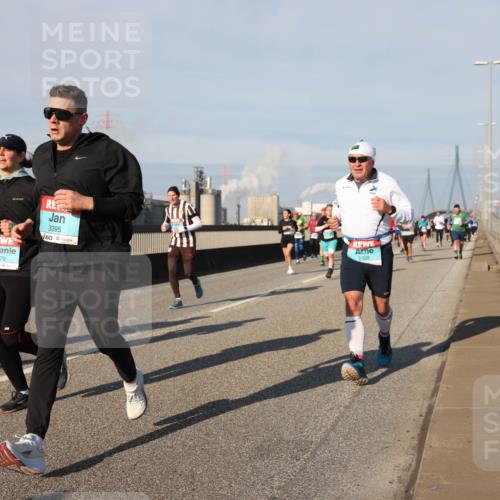 03.10.2025 - Köhlbrandbrückenlauf Lena Gebhardt http://msf.ph/oto/9138889 03.10.2025 09:56:36 Position 2 1979, 3395, 2929 meine-sportfotos.de