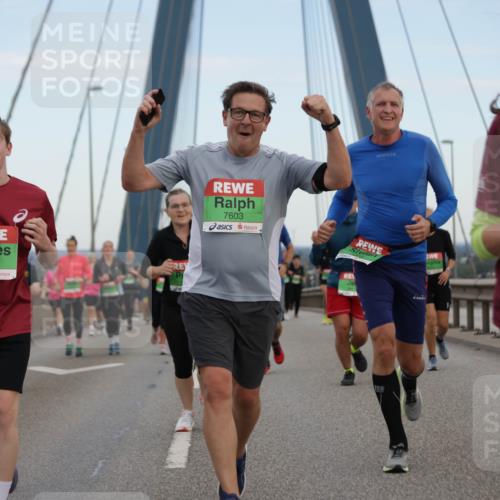 03.10.2025 - Köhlbrandbrückenlauf Jannik Wohlers http://msf.ph/oto/9138898 03.10.2025 15:28:36 Position 1 7002, 7603, 88 meine-sportfotos.de