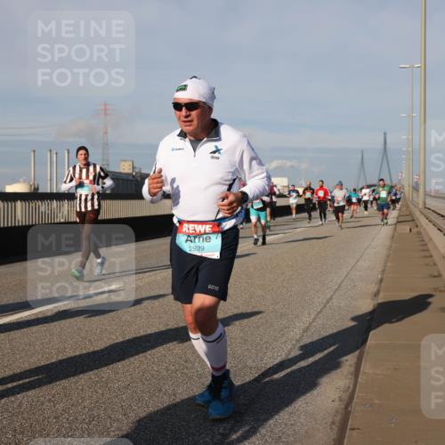 03.10.2025 - Köhlbrandbrückenlauf Lena Gebhardt http://msf.ph/oto/9138907 03.10.2025 09:56:37 Position 2 2929 meine-sportfotos.de
