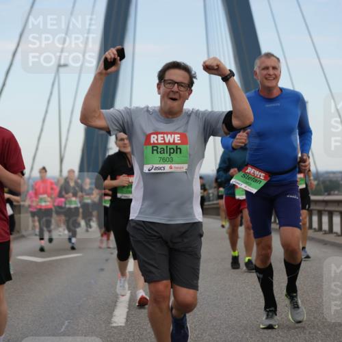 03.10.2025 - Köhlbrandbrückenlauf Jannik Wohlers http://msf.ph/oto/9138909 03.10.2025 15:28:37 Position 1 7602, 7603, 7363 meine-sportfotos.de