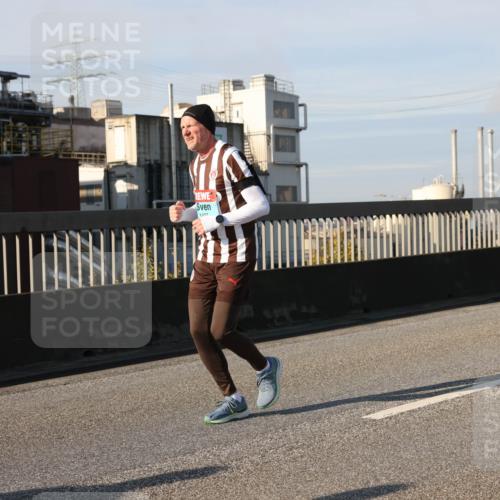 03.10.2025 - Köhlbrandbrückenlauf Lena Gebhardt http://msf.ph/oto/9138928 03.10.2025 09:56:38 Position 2  meine-sportfotos.de