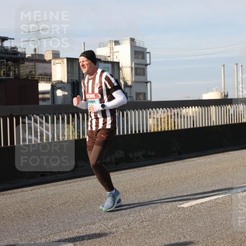 03.10.2025 - Köhlbrandbrückenlauf Lena Gebhardt http://msf.ph/oto/9138932 03.10.2025 09:56:38 Position 2  meine-sportfotos.de