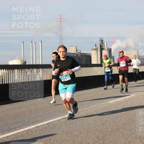 03.10.2025 - Köhlbrandbrückenlauf Lena Gebhardt http://msf.ph/oto/9138945 03.10.2025 09:56:39 Position 2 3381 meine-sportfotos.de